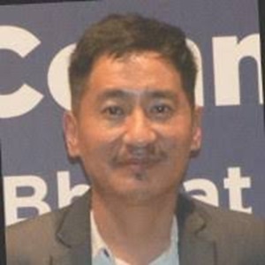 Dr Moameren Pongen